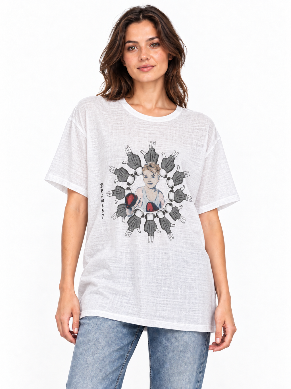 David Bromley Boxer white 100% linen T-shirt worn by a model with blue jeans