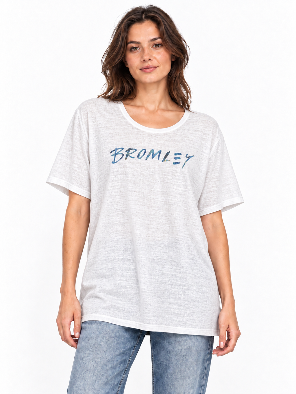 David Bromley Signature White white 100% linen T-shirt worn by a model with blue jeans