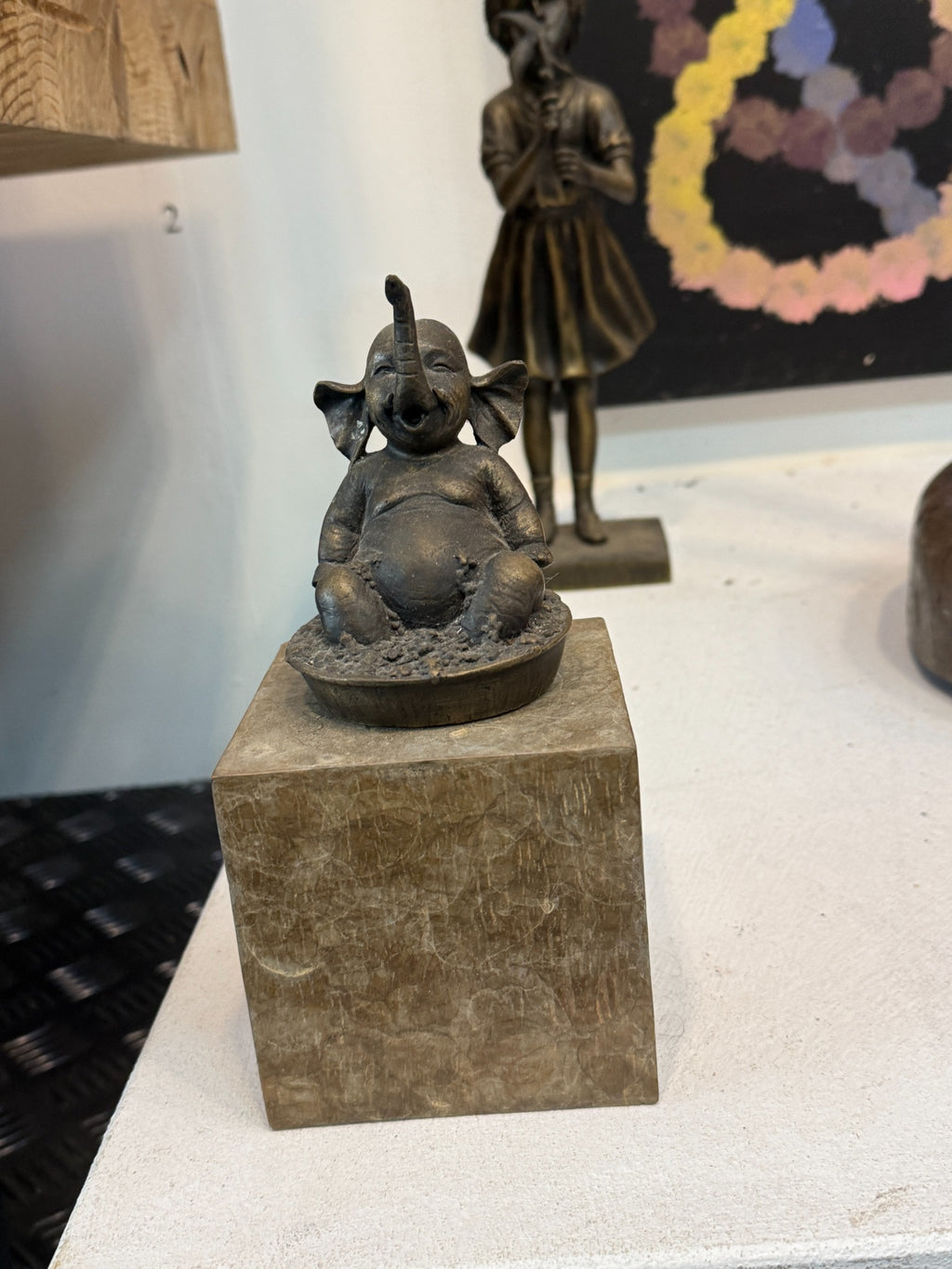 David Bromley - Elephant Brass Sculpture, 22 × 10 cm, original gallery setting