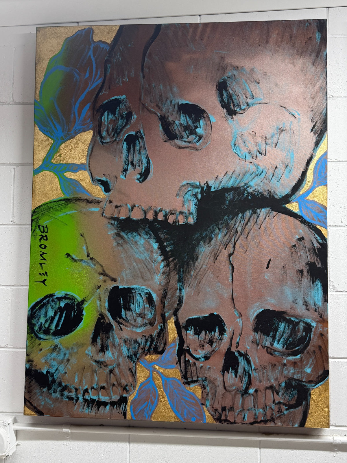 Original gallery photograph of David Bromley - Gold Skull, 91 × 121 cm