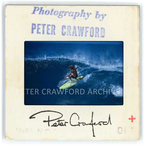 Buttons Kaluhiokalani surfs Hawaii in 1978, capturing his free-flowing style. Peter Crawford Archive.